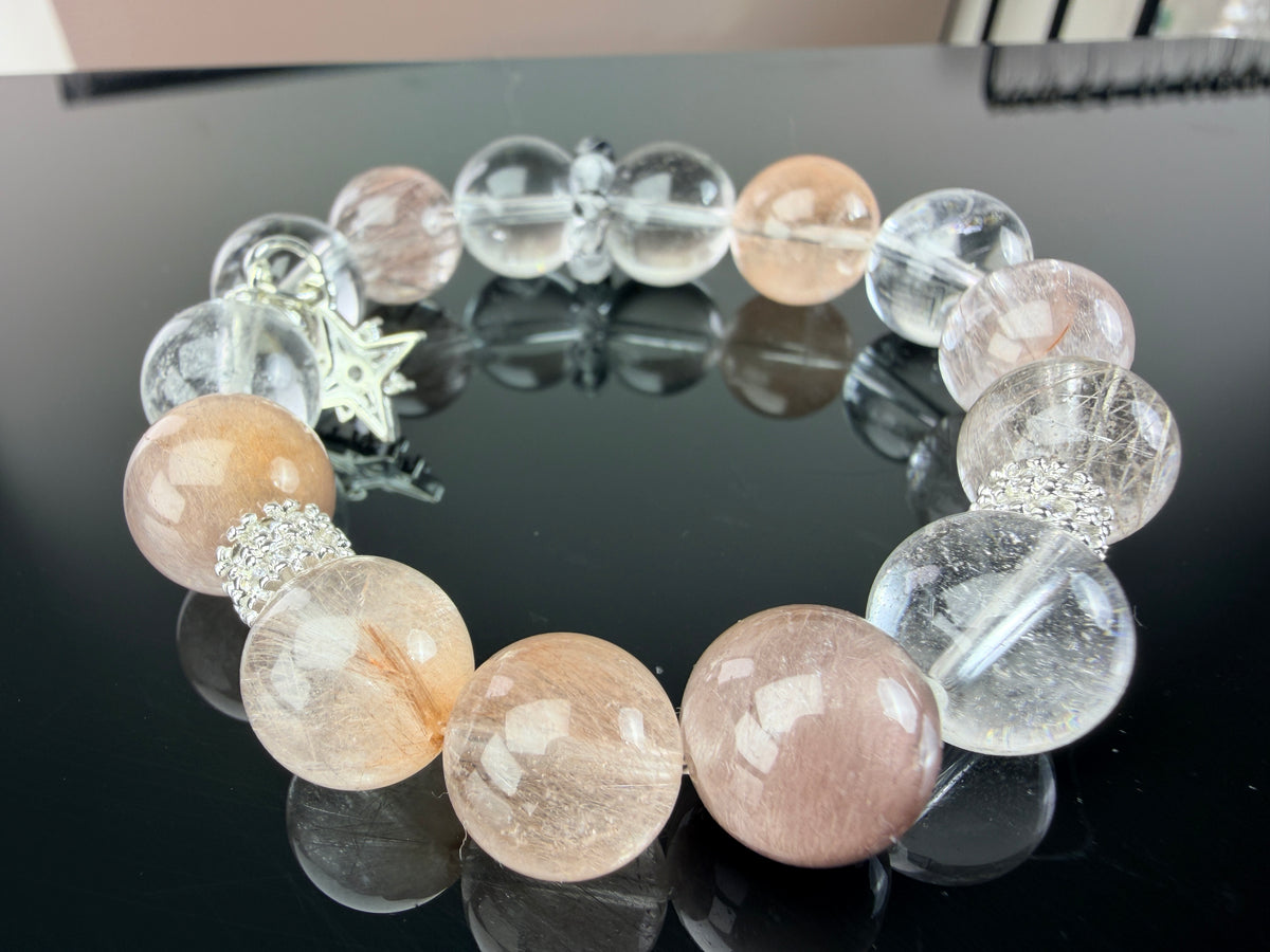 Rabbit-hair quartz bracelet