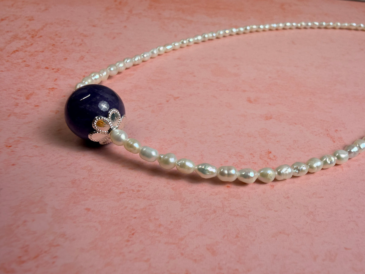 Natural pearl necklace