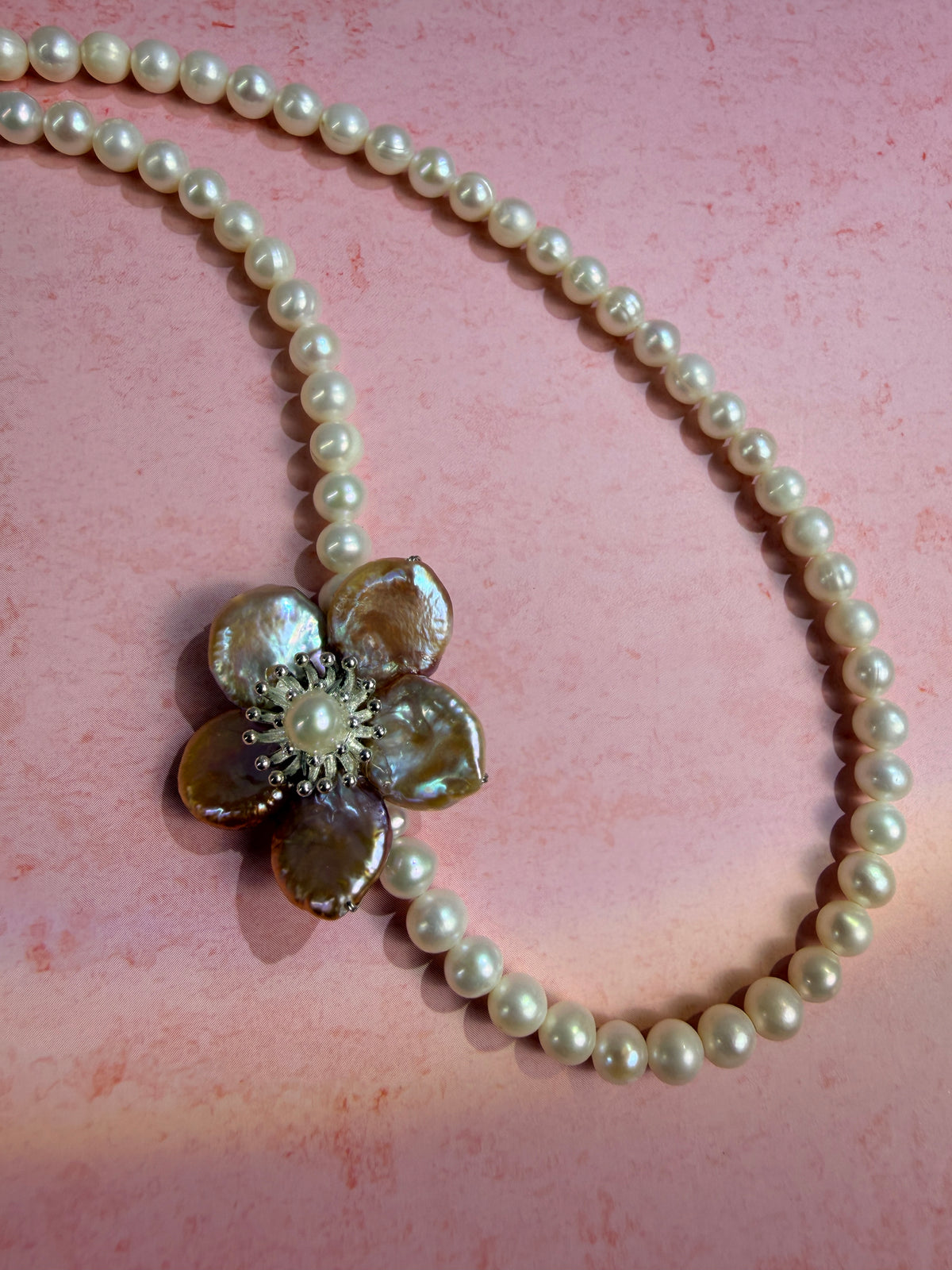 Natural pearl necklace