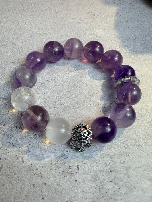 Amethyst and clear quartz bracelet
